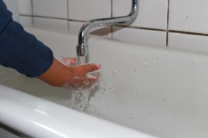 Håndhygiejne, håndvask med sæbe, hånddesinfektion med ethanol